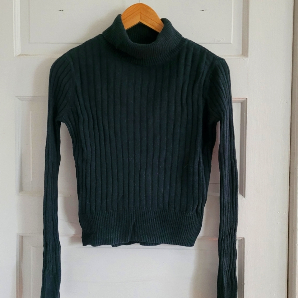 Emerald Turtleneck